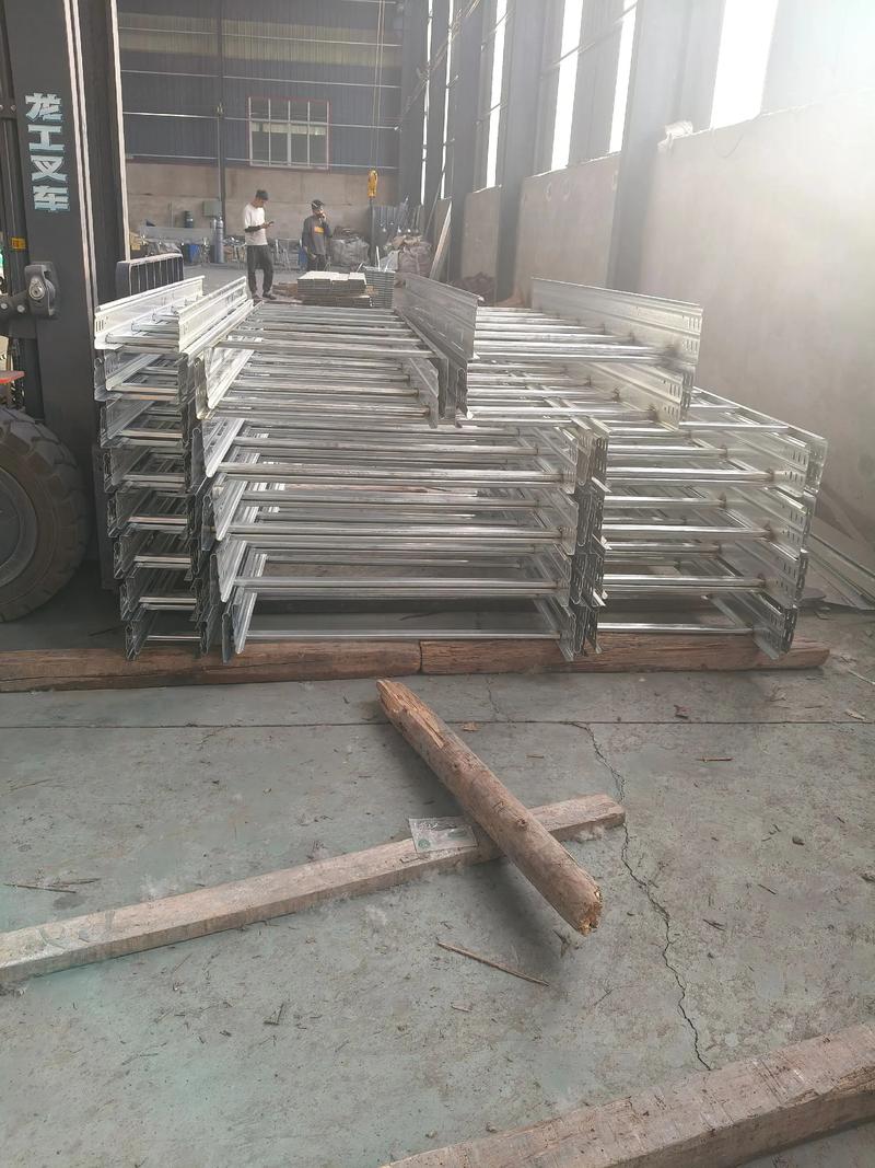 橋架產品介紹 梯式、槽式防火與鍍鋅鋁合金槽隔板